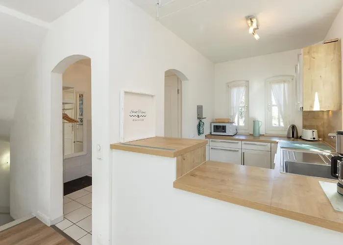 Hamburger Straße 8a *